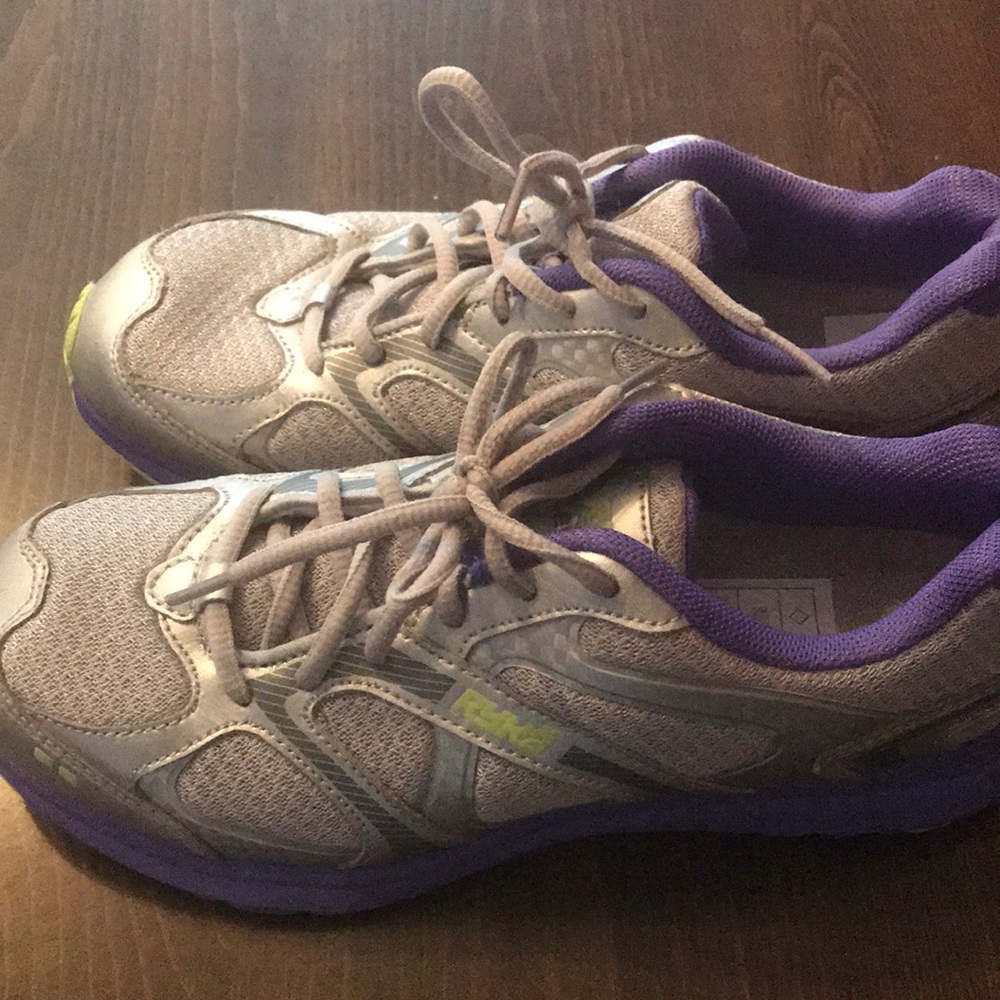 Silver and purple woman’s Ryka  sneakers  size 7 - Picture 2 of 2